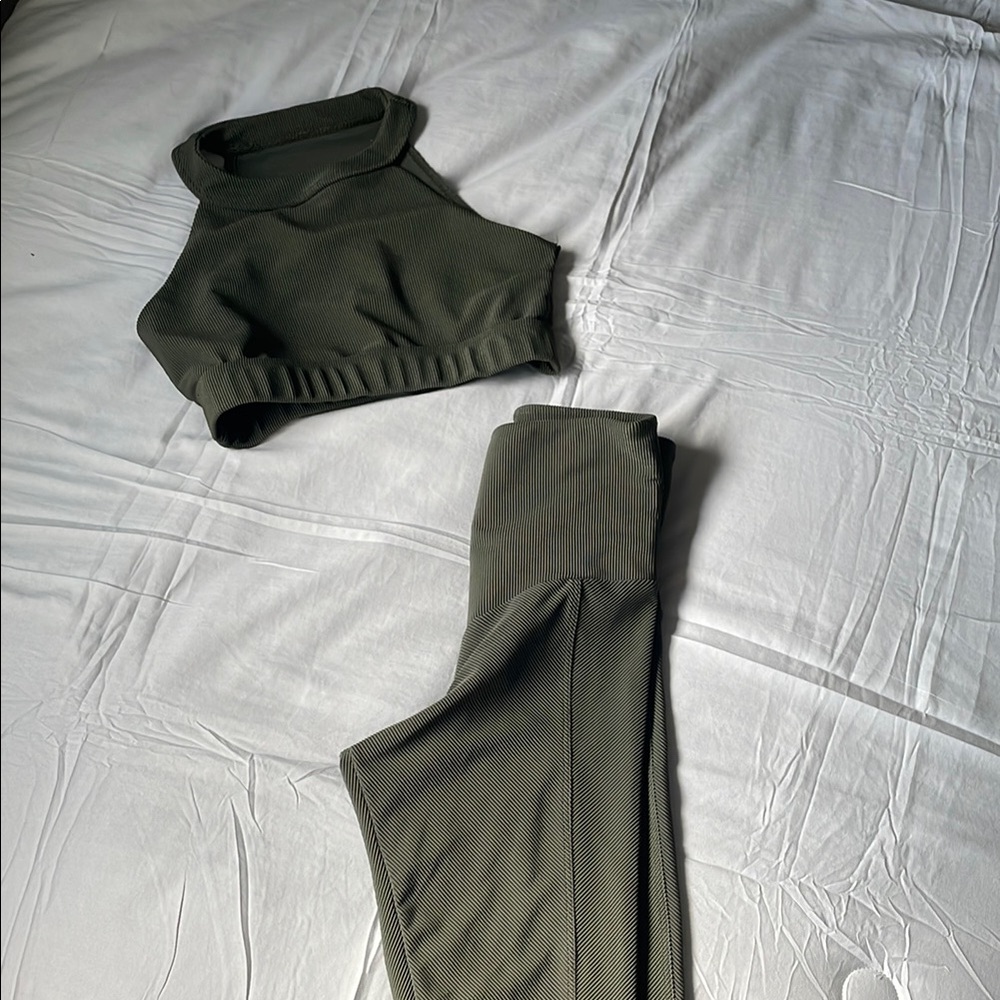 ONZIE - Olive Green ribbed Women's bra and legging